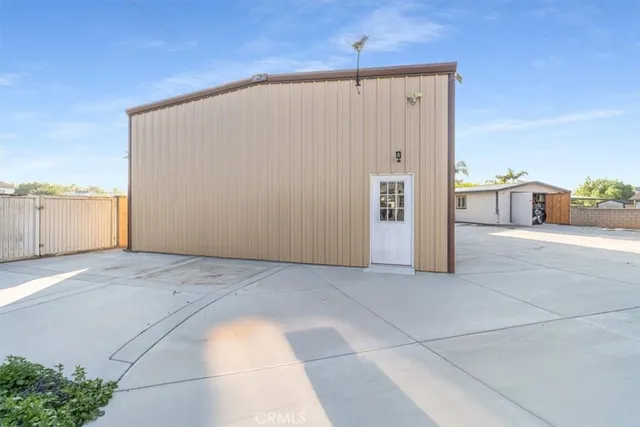 a picture of a room with a white wall