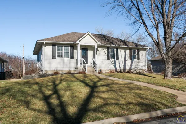 $349,500 | 2225 Mt Vernon Terrace, Emporia, KS 66801