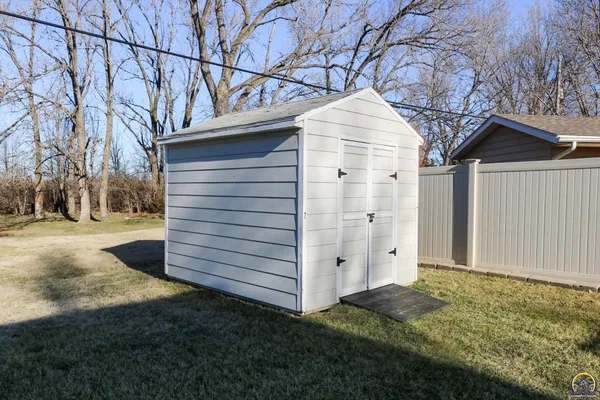 $349,500 | 2225 Mt Vernon Terrace, Emporia, KS 66801