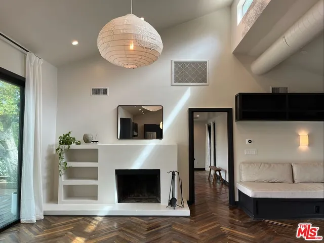 $7,500 | 21273 Entrada Road, Topanga, CA 90290