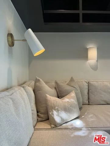 $7,500 | 21273 Entrada Road, Topanga, CA 90290