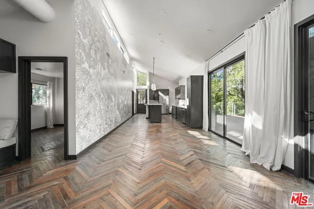 $7,500 | 21273 Entrada Road, Topanga, CA 90290