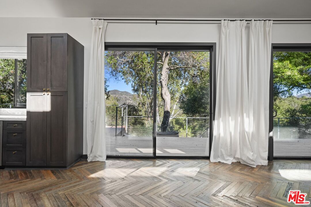 21273 Entrada Road Topanga, CA 90290 - Photo 18 of 70