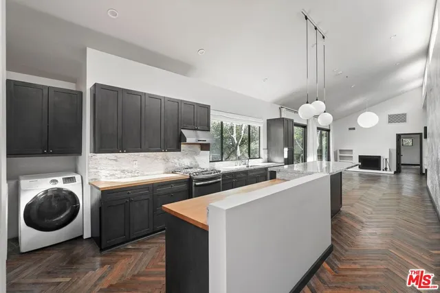 $7,500 | 21273 Entrada Road, Topanga, CA 90290