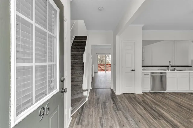 $2,700 | 9155 Nesbit Ferry Road, Unit 96, Alpharetta, GA 30022