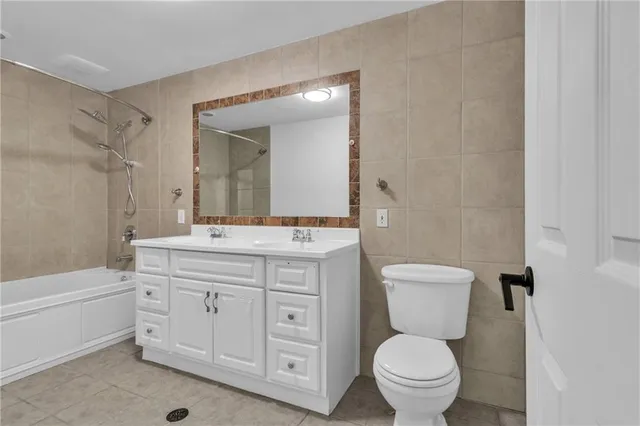 $2,700 | 9155 Nesbit Ferry Road, Unit 96, Alpharetta, GA 30022