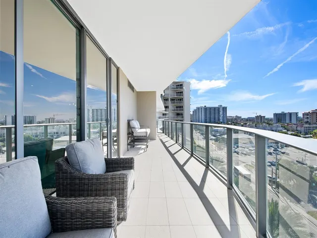 $1,695,000 | 730 North Ocean Boulevard, Unit 701, Pompano Beach, FL 33062