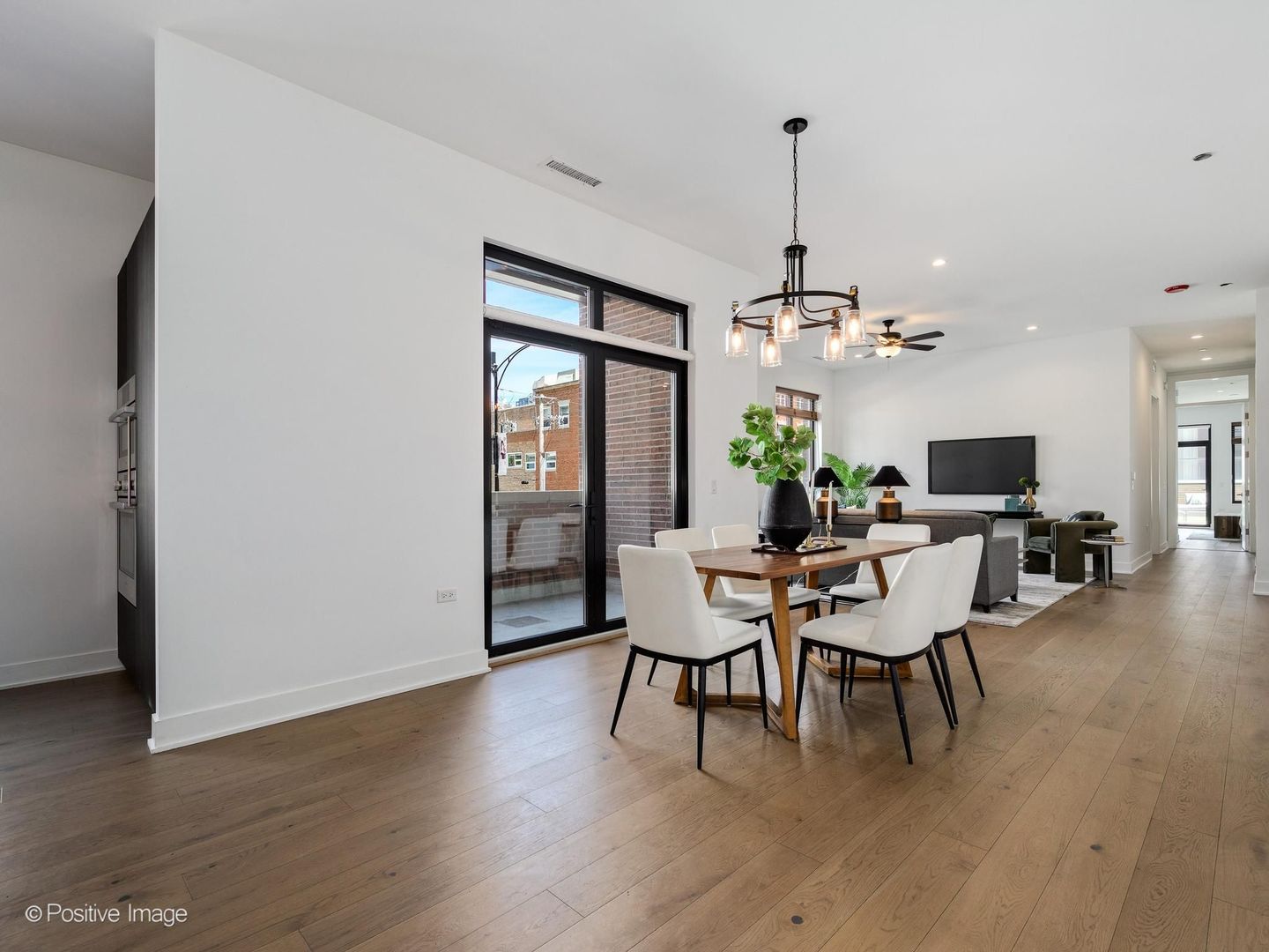 305 South Racine Avenue, Unit 2A Chicago, IL 60607 - Photo 3 of 29 Gallery Image 3