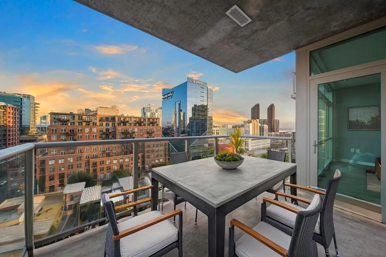 800 The Mark Lane, Unit 1006 San Diego, CA 92101 - Photo 1 of 21