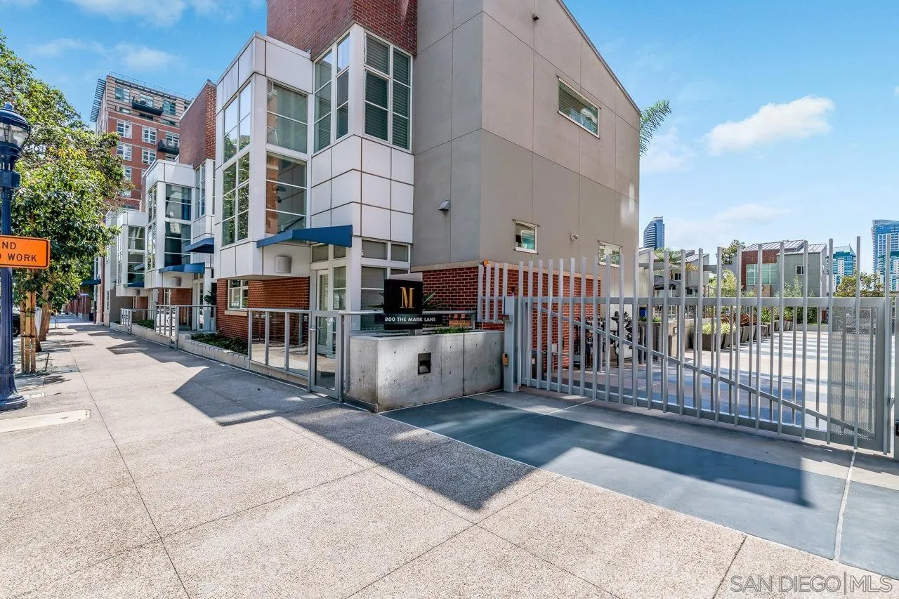 800 The Mark Lane, Unit 1006 San Diego, CA 92101 - Photo 16 of 21