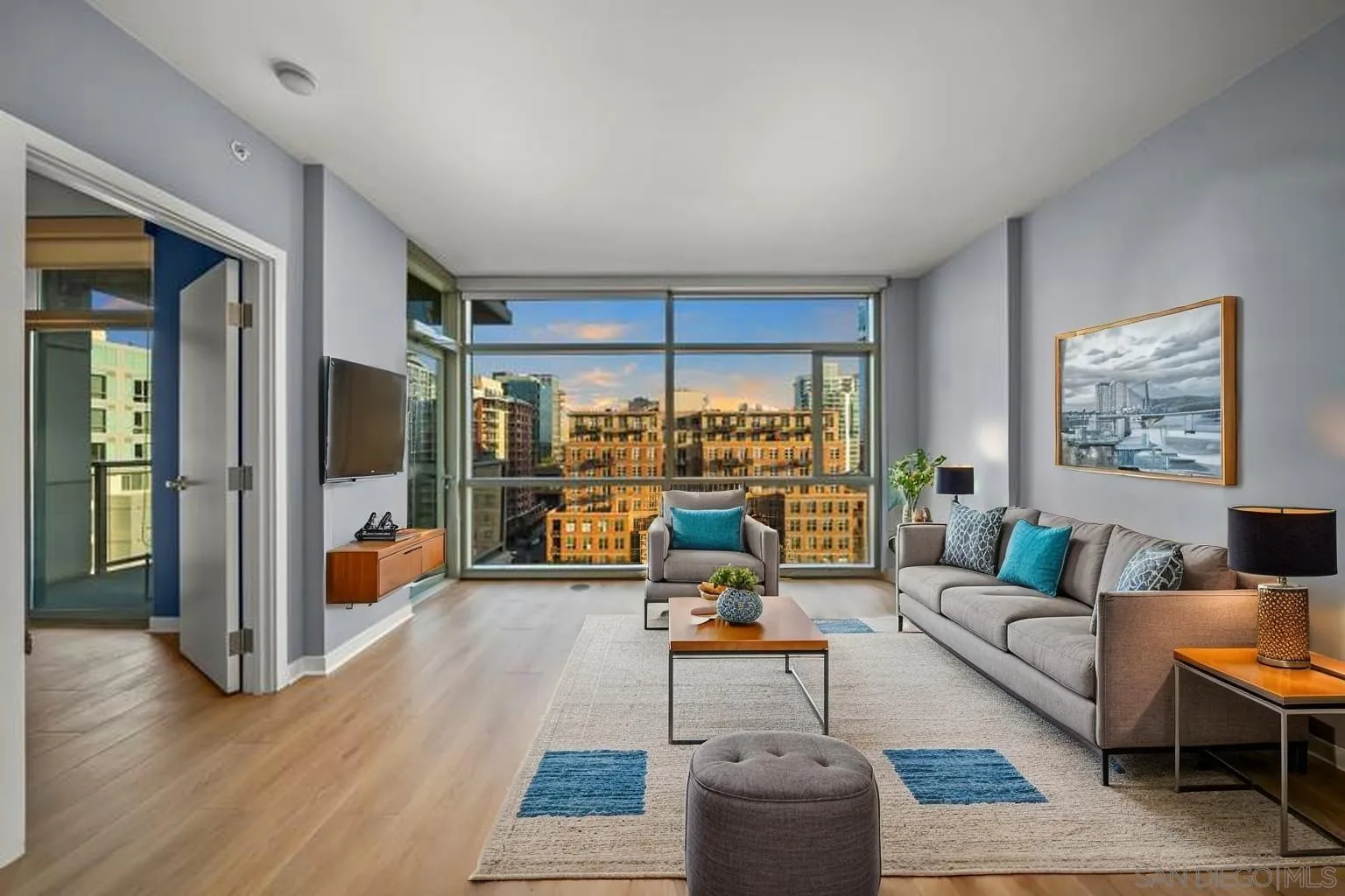 800 The Mark Lane, Unit 1006 San Diego, CA 92101 - Photo 2 of 21