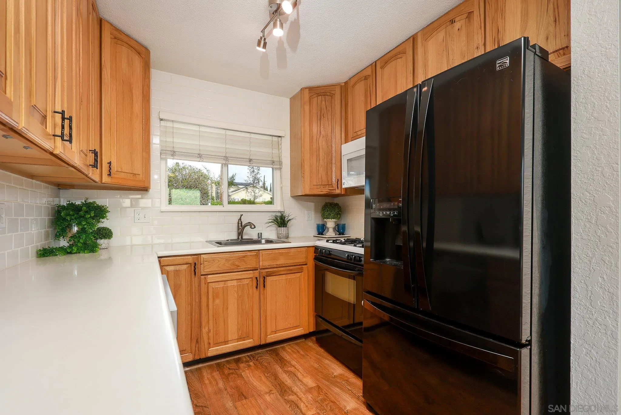 11739 Walnut Road Lakeside, CA 92040 - Photo 11 of 32 Gallery Image 11