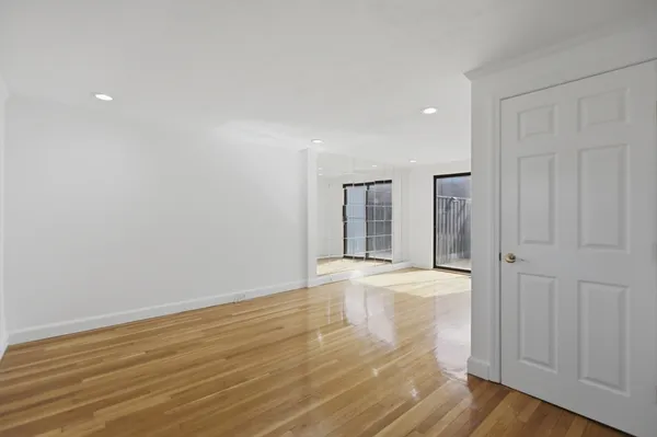 $3,000 | 918 Belmont Street, Unit 918, Watertown, MA 02472