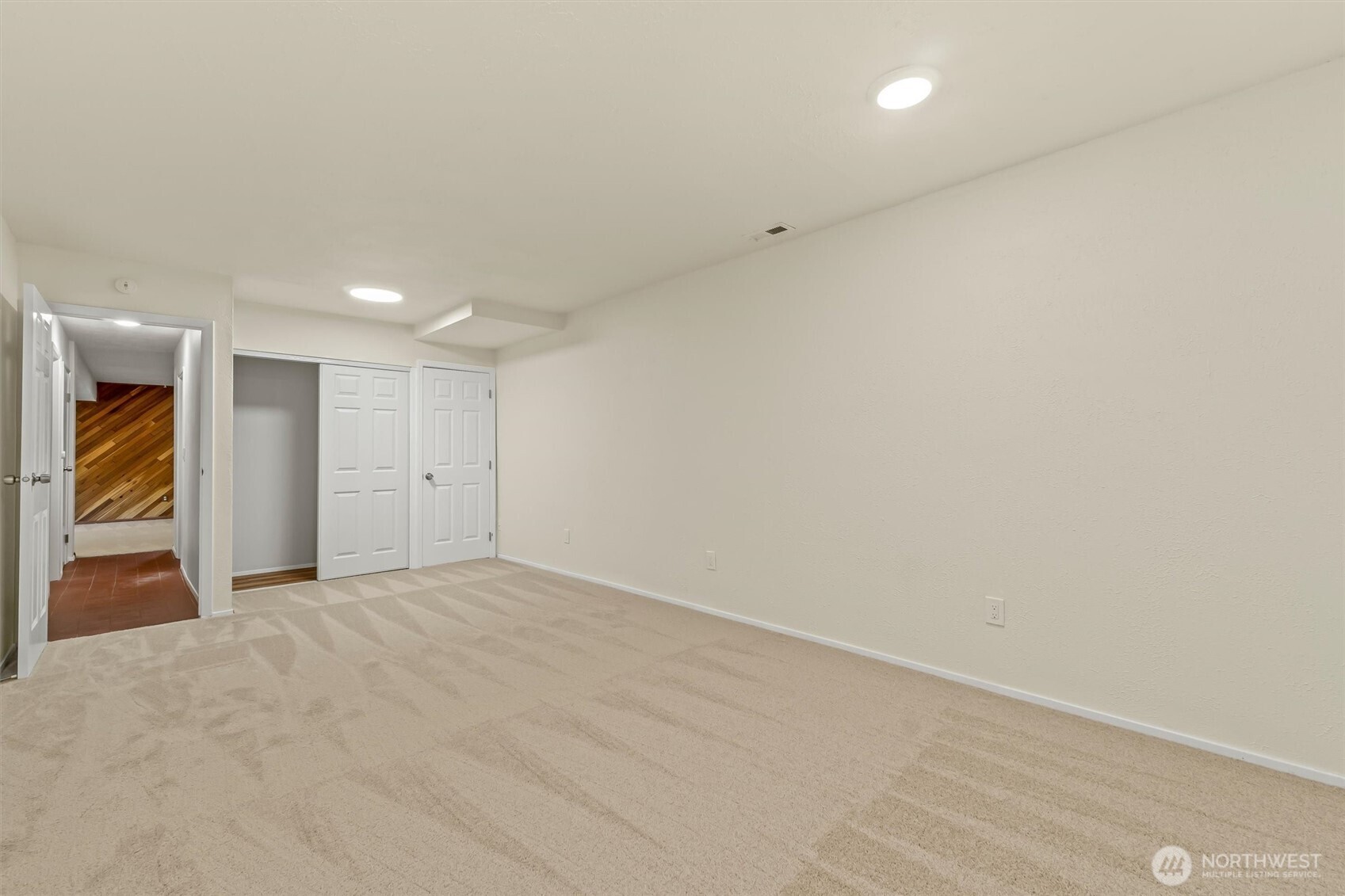 8830 Shell Place Edmonds, WA 98026 - Photo 29 of 39