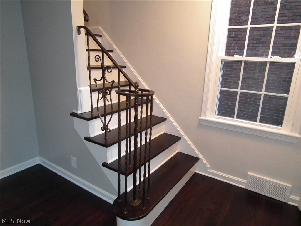 3677 Winchell Road Shaker Heights, OH 44122 - Photo 9 of 20 Gallery Image 9