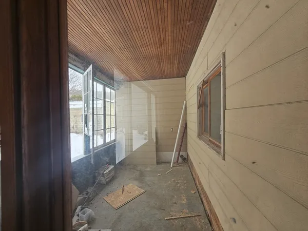 a view of entryway