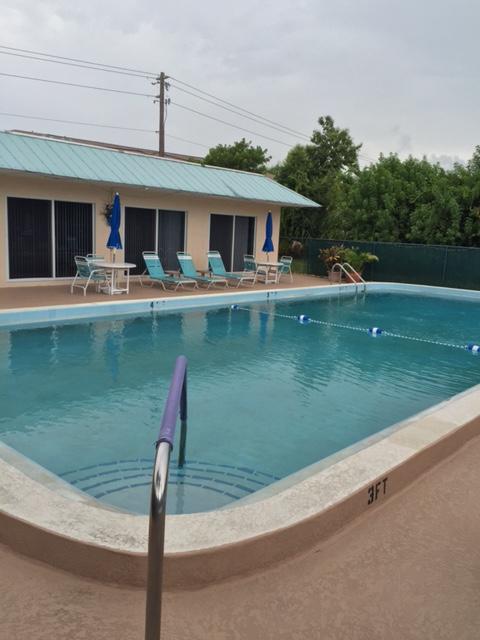 2950 Southeast Ocean Boulevard, Unit 206 Stuart, FL 34996 - Photo 3 of 20 3-JsXCO9LSGWUUu84LVbeA_Pool