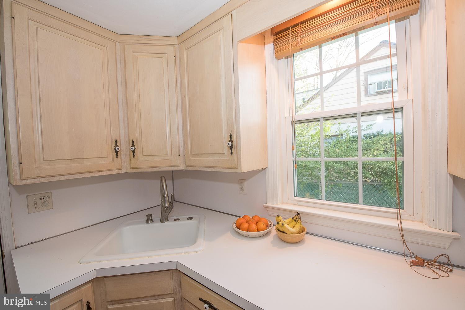 33 Barren Road Newtown Square, PA 19073 - Photo 12 of 25 Kitchen