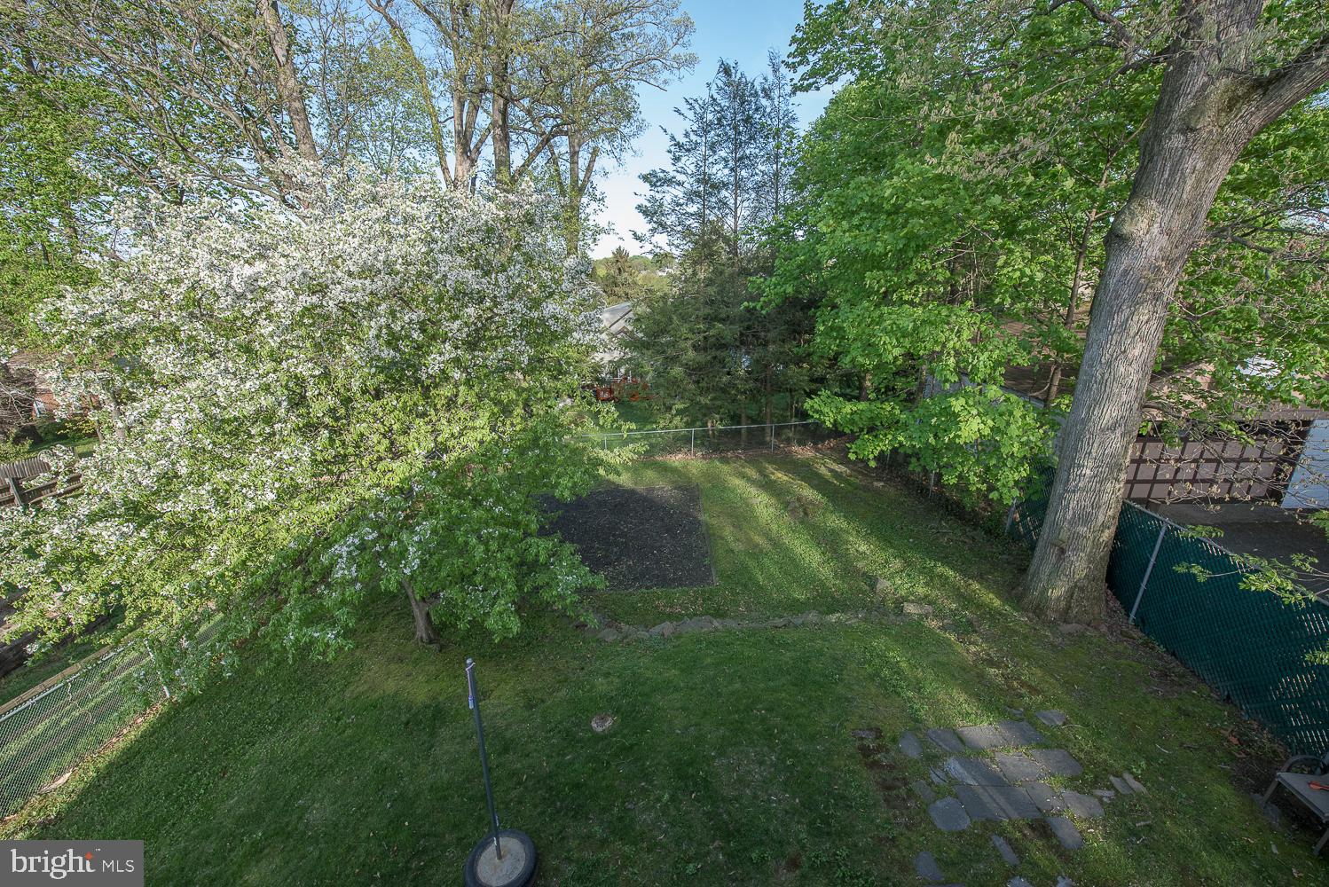 33 Barren Road Newtown Square, PA 19073 - Photo 23 of 25 Deep back yard