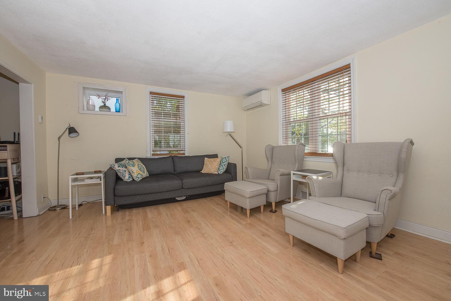 33 Barren Road Newtown Square, PA 19073 - Photo 6 of 25 Living Room