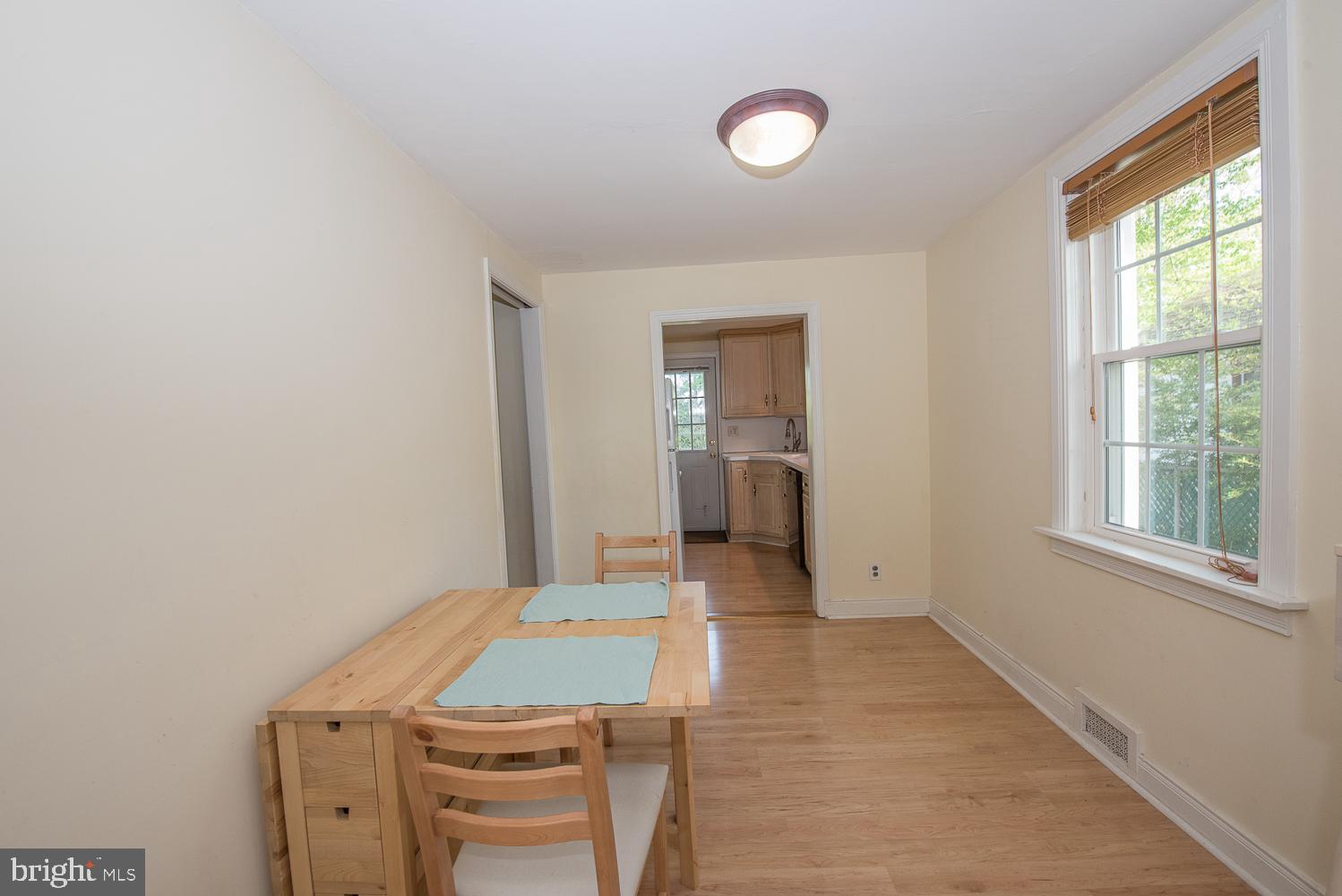 33 Barren Road Newtown Square, PA 19073 - Photo 9 of 25 Dining Room w view into Kitchen