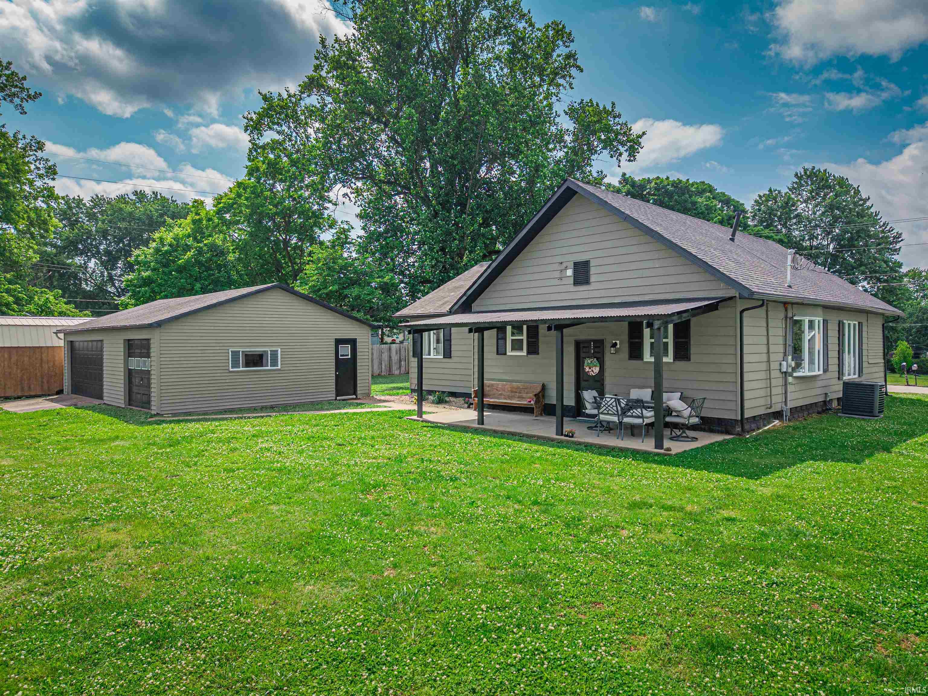1005 East Porter Street Winslow, IN 47598 - Photo 2 of 34