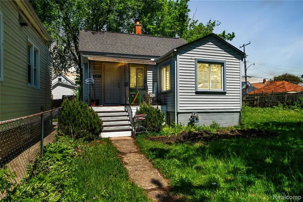 $195,000 | 3875 Sobieski Street, Hamtramck, MI 48212