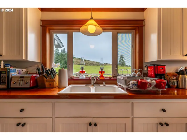 $2,800,000 | 841 Skelly Road, Yoncalla, OR 97499