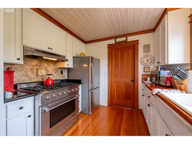 $2,800,000 | 841 Skelly Road, Yoncalla, OR 97499