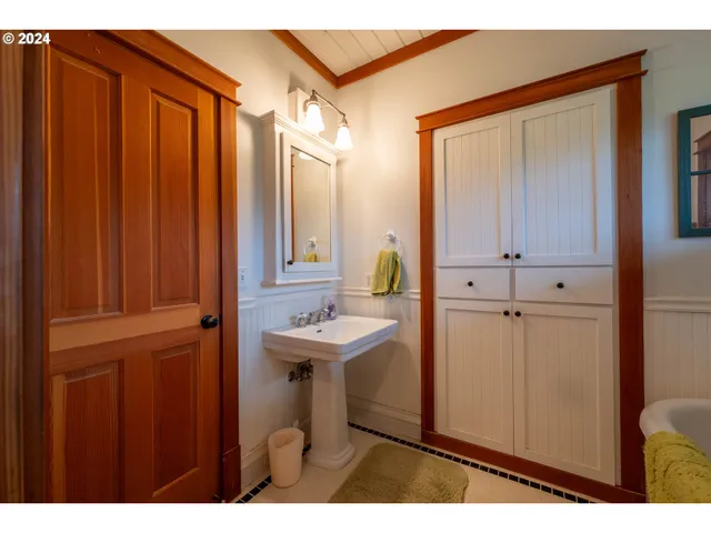 $2,800,000 | 841 Skelly Road, Yoncalla, OR 97499