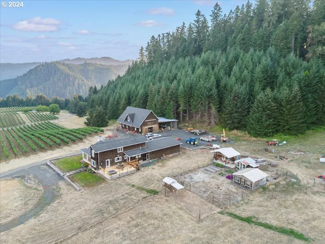$2,800,000 | 841 Skelly Road, Yoncalla, OR 97499
