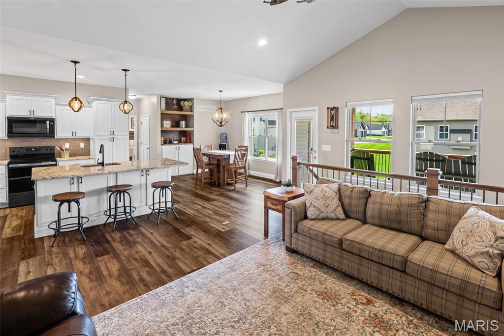 8048 Radcliffe Place Troy, IL 62294 - Photo 10 of 49