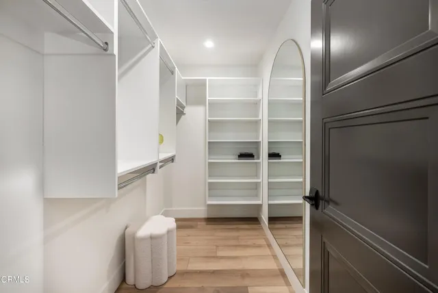 $1,274,000 | 139 South Oak Knoll Avenue, Unit 202, Pasadena, CA 91101