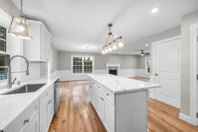 $649,900 | 6 High Blf Road, Belchertown, MA 01007