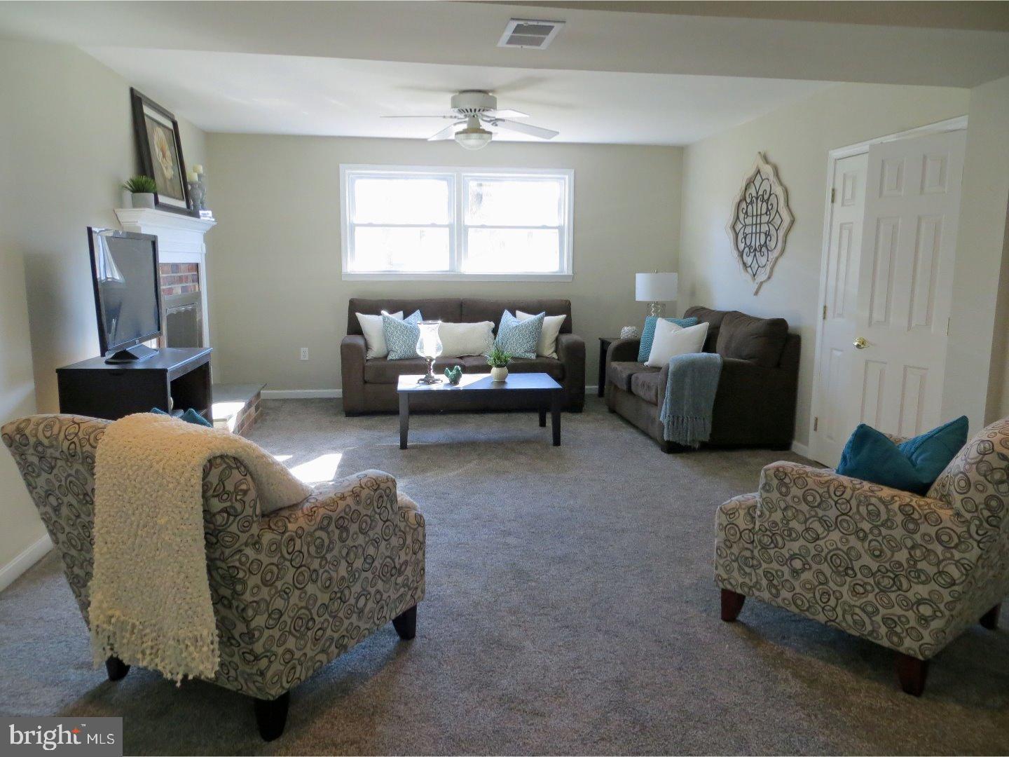 112 Woodstream Road Boothwyn, PA 19061 - Photo 16 of 23 Family Room