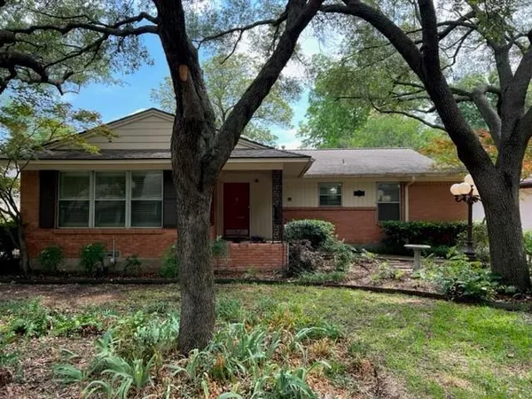 $2,895 | 7215 Clemson Drive, Dallas, TX 75214