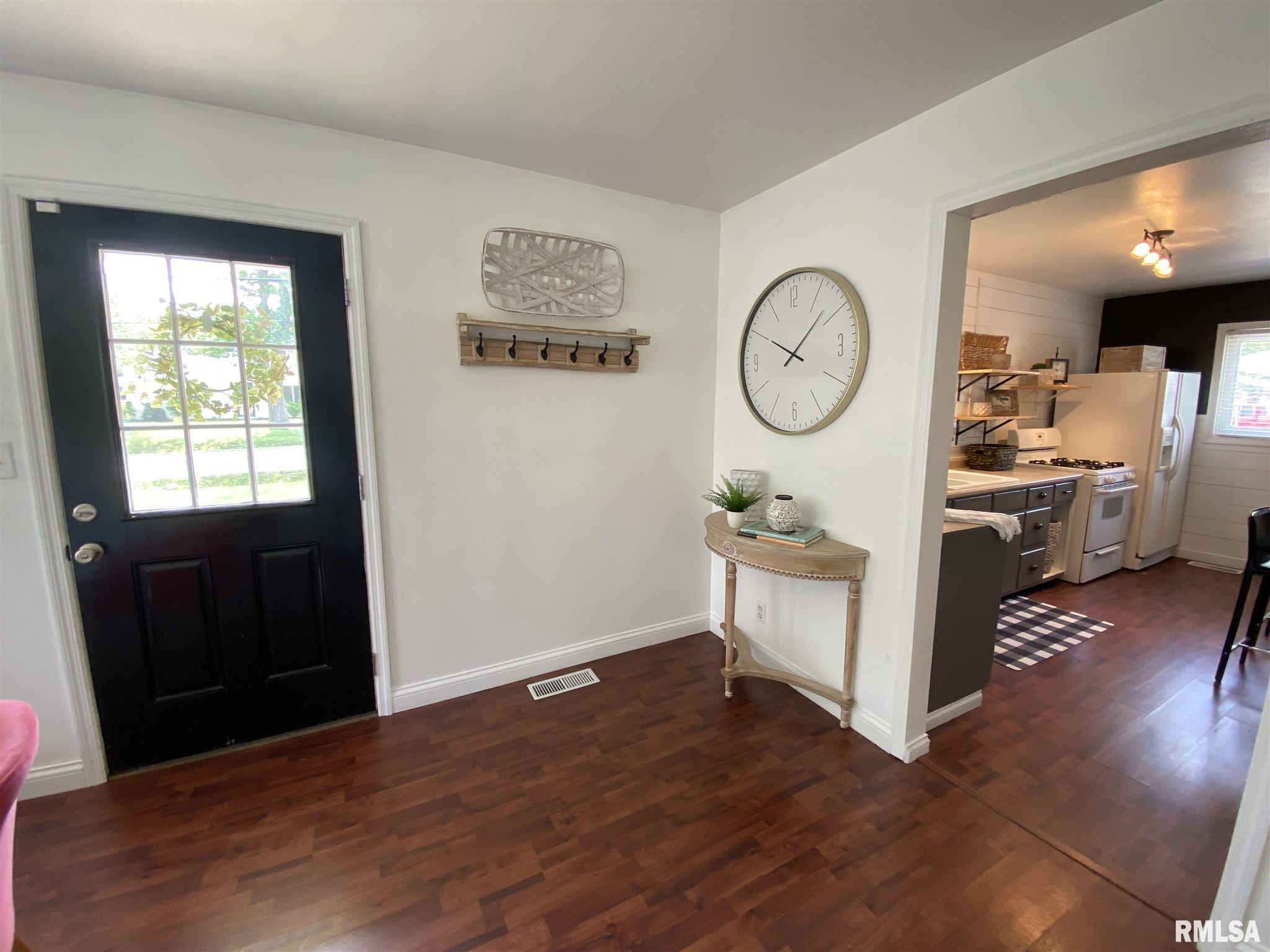 114 Bess Street Washington, IL 61571 - Photo 5 of 19 Gallery Image 5