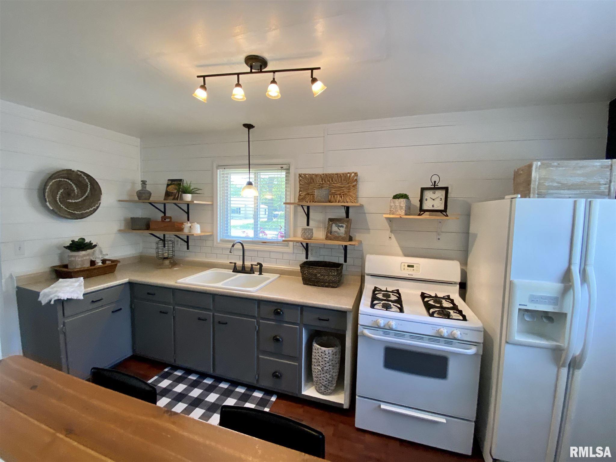 114 Bess Street Washington, IL 61571 - Photo 7 of 19 Gallery Image 7