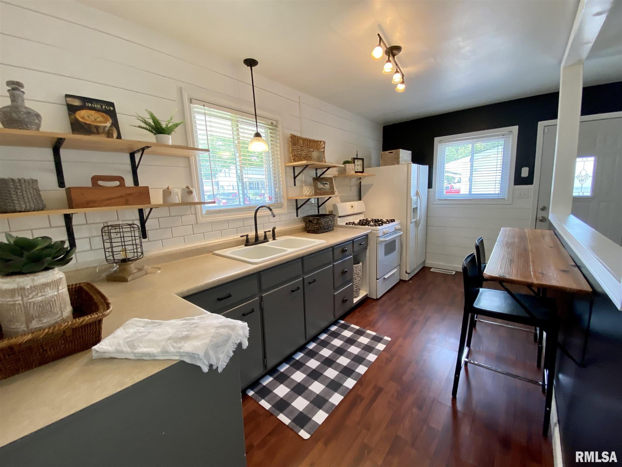 114 Bess Street Washington, IL 61571 - Photo 8 of 19 Gallery Image 8