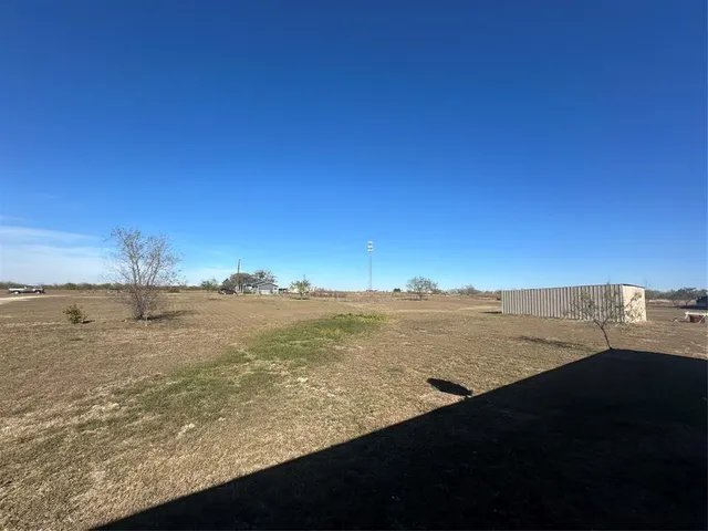 $1,775 | 211 Alton Lane, Ennis, TX 75119