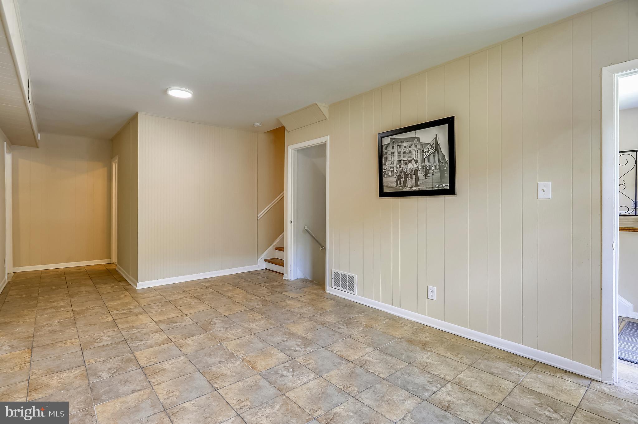 10920 Bond Road Adelphi, MD 20783 - Photo 17 of 34 Family room