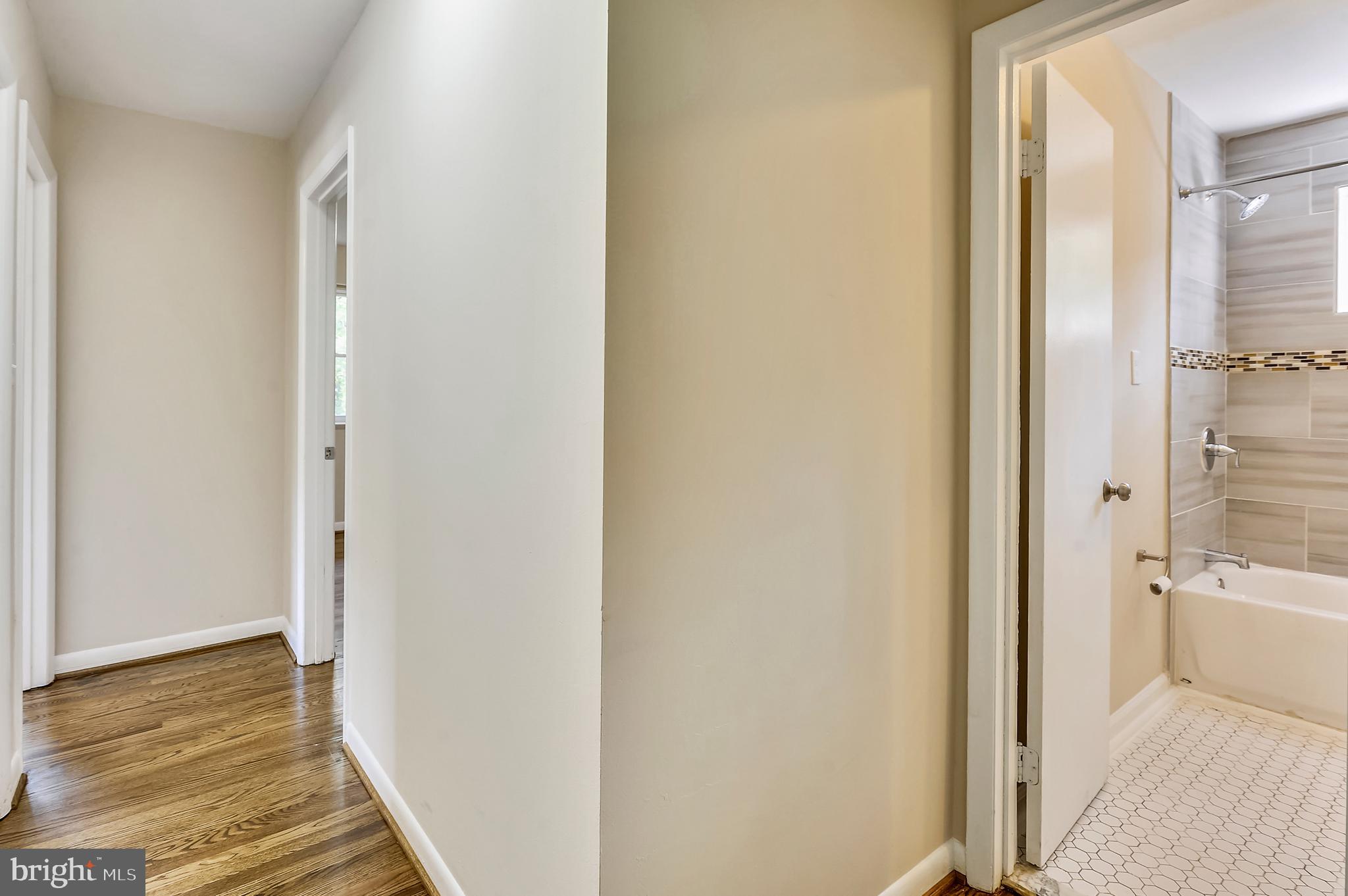 10920 Bond Road Adelphi, MD 20783 - Photo 18 of 34 Upper hall