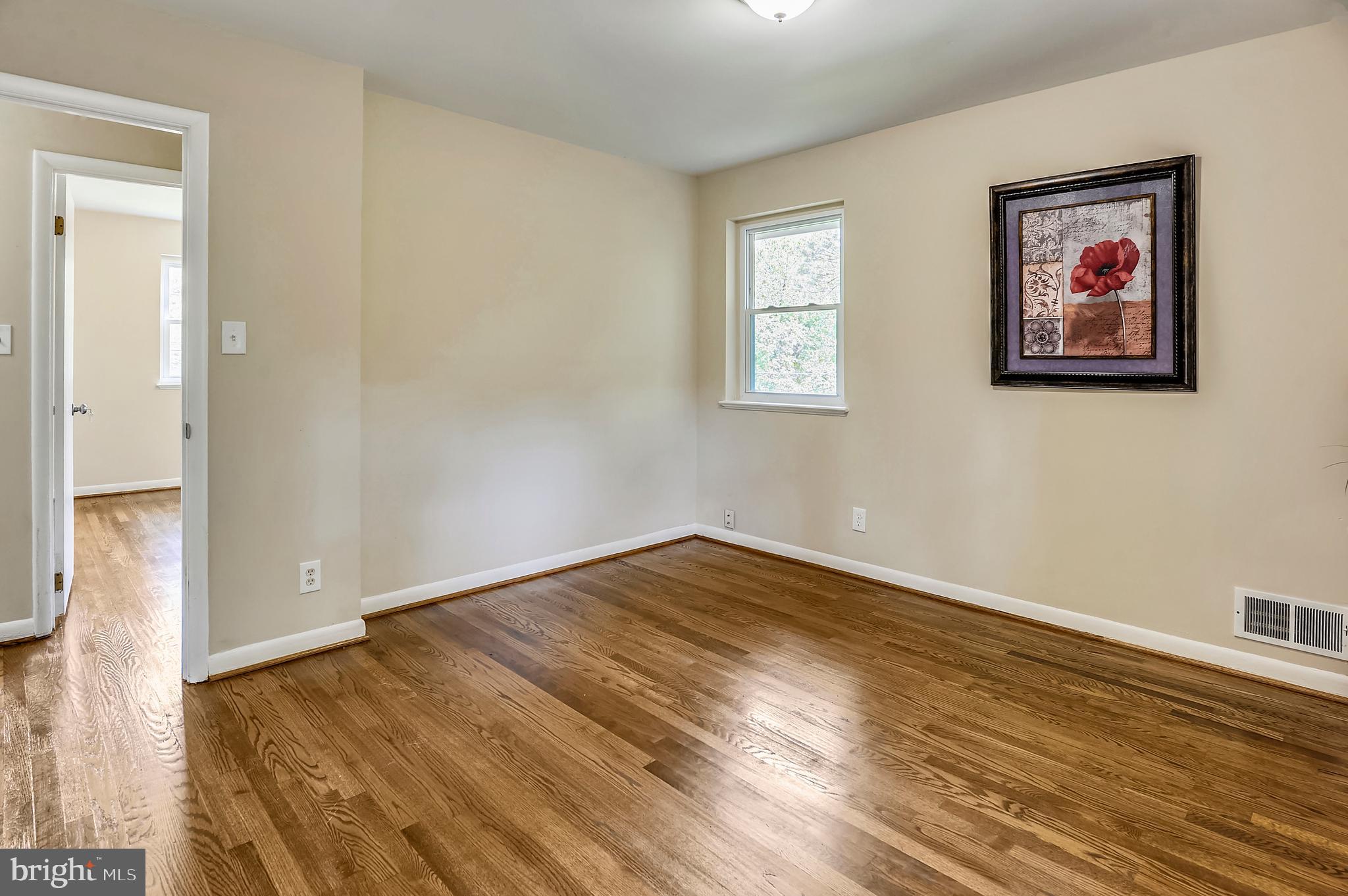 10920 Bond Road Adelphi, MD 20783 - Photo 20 of 34 Master bedroom