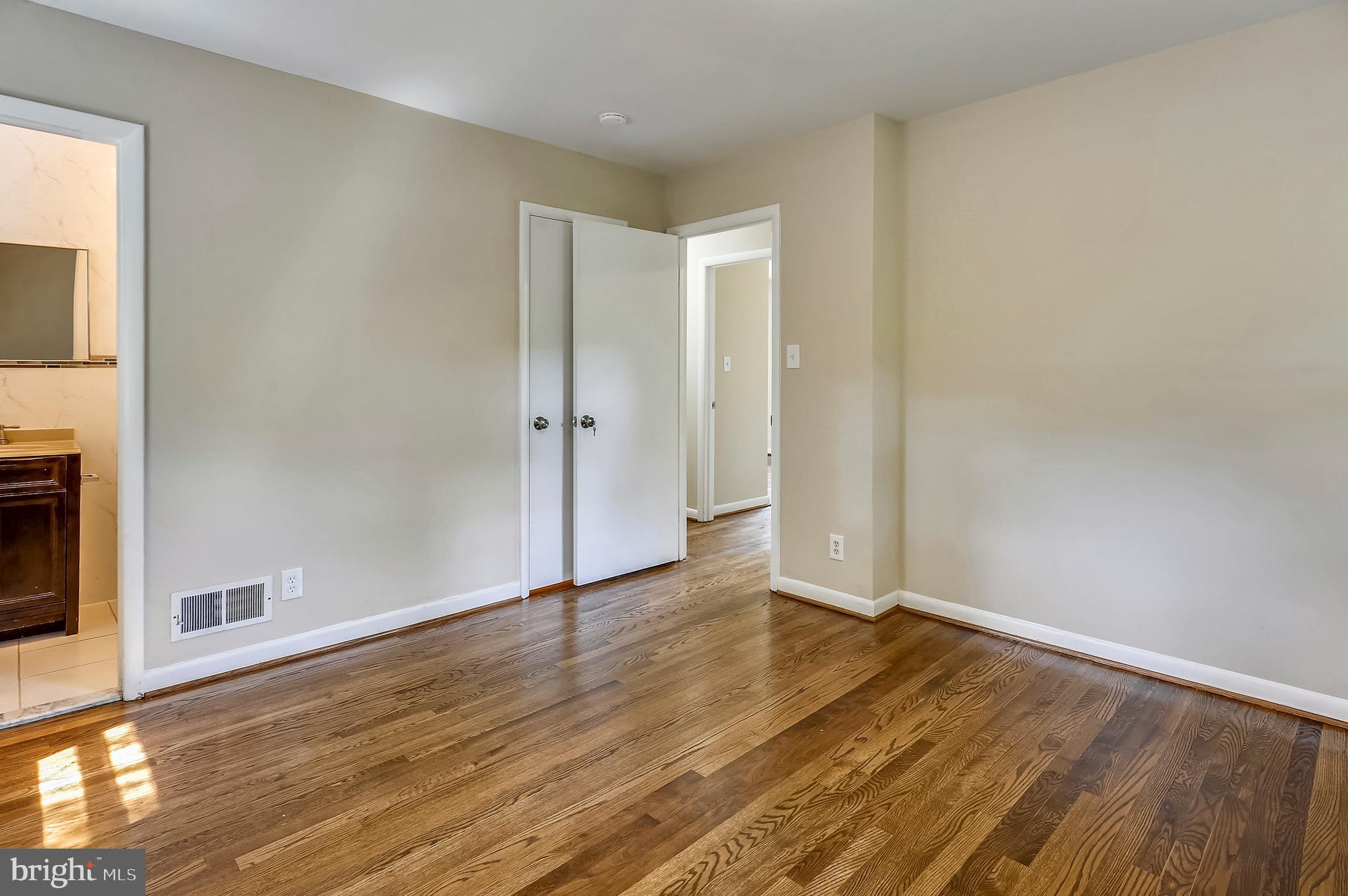 10920 Bond Road Adelphi, MD 20783 - Photo 27 of 34 Master bedroom with privet bath
