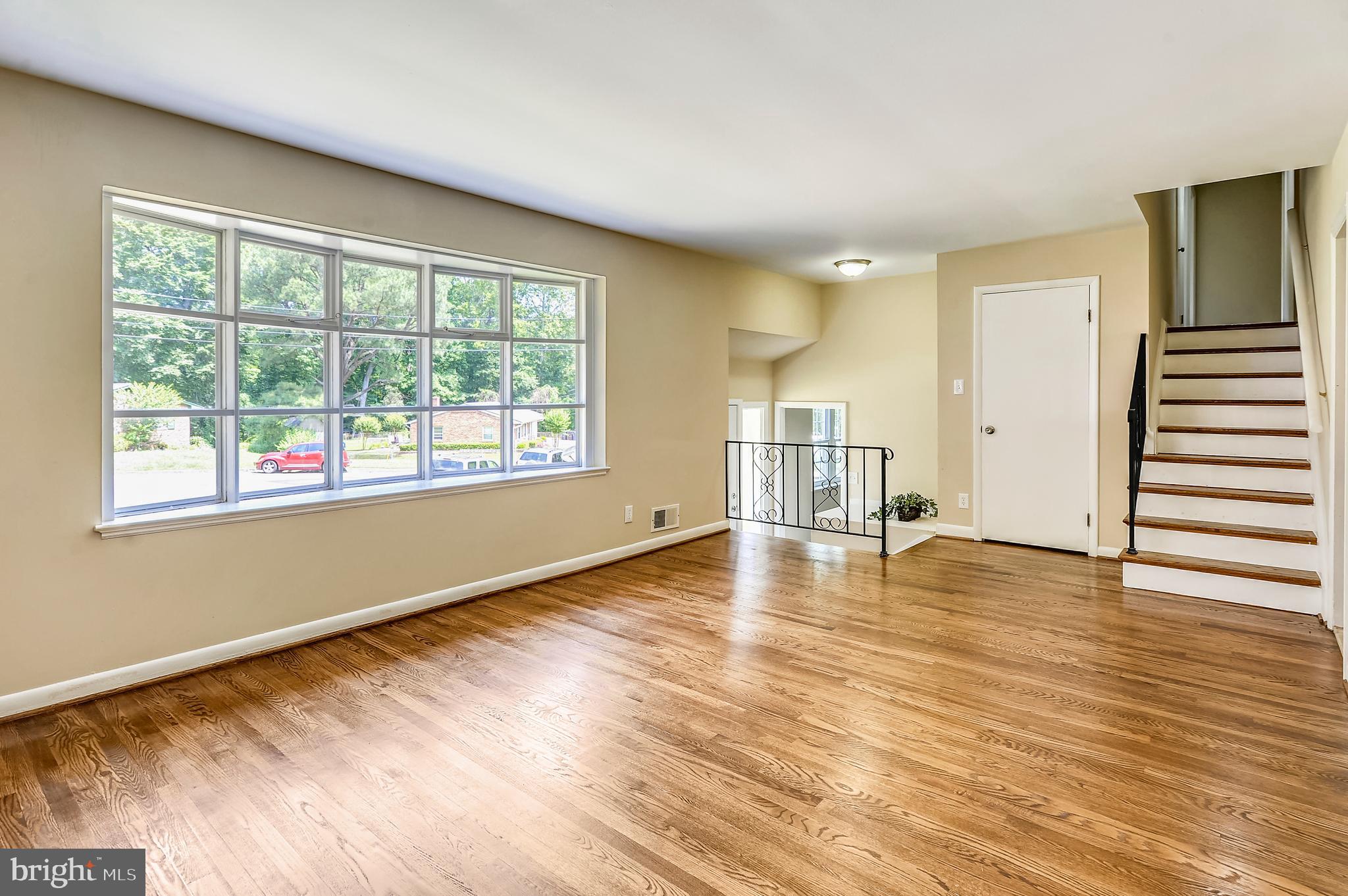 10920 Bond Road Adelphi, MD 20783 - Photo 6 of 34 Sun filled living room
