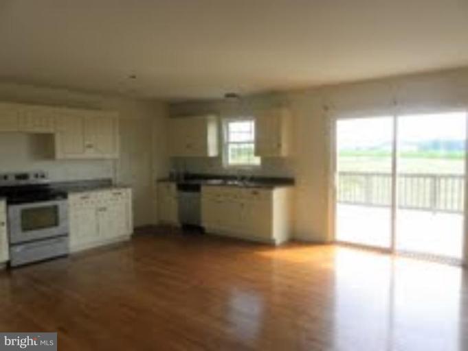 6102 Wanda Road Hurlock, MD 21643 - Photo 2 of 7 Kitchen