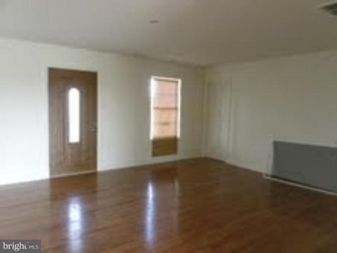 6102 Wanda Road Hurlock, MD 21643 - Photo 3 of 7 Living Room