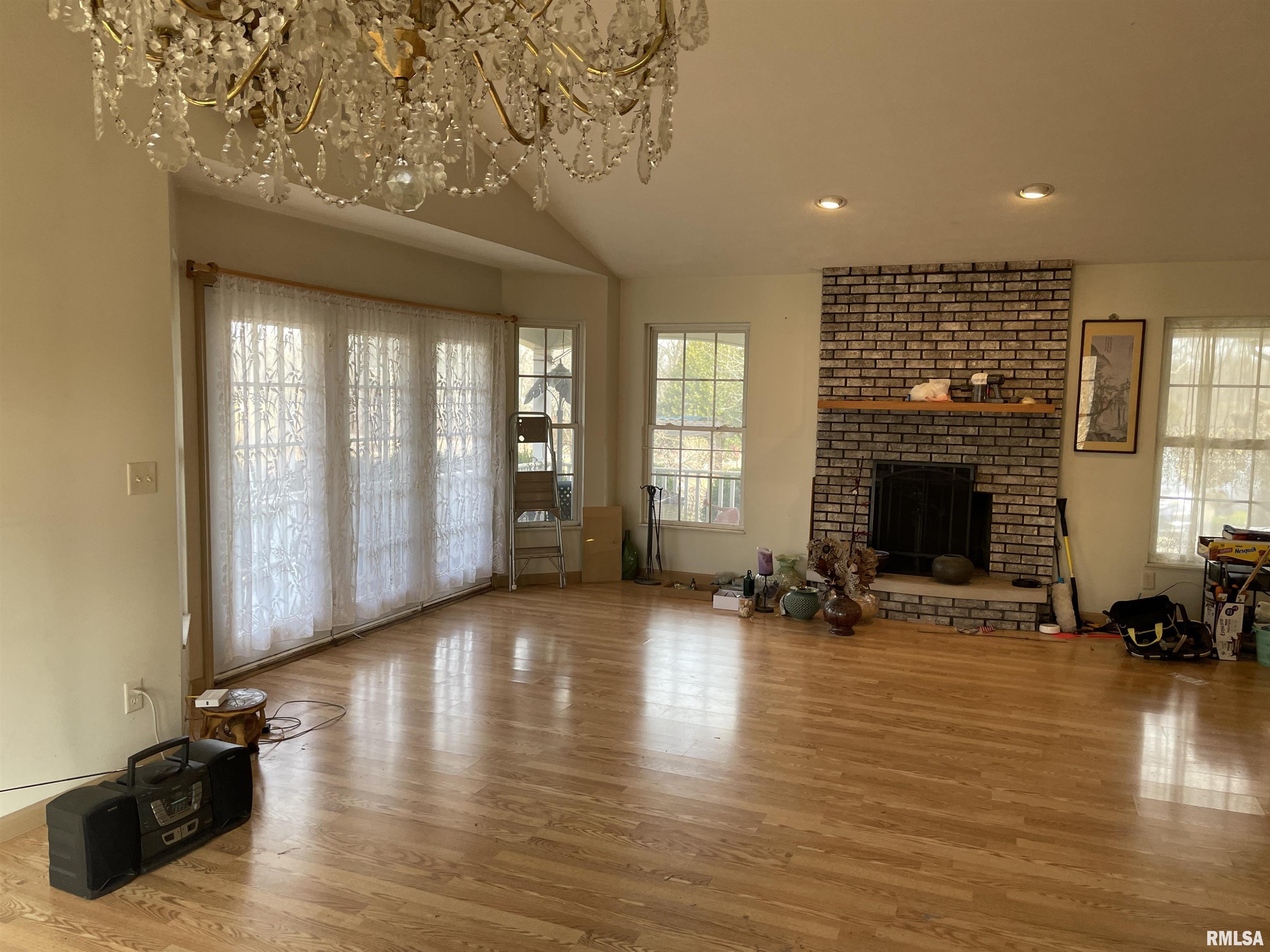 2817 Nielson Crossing Road Marion, IL 62959 - Photo 11 of 26 Gallery Image 11
