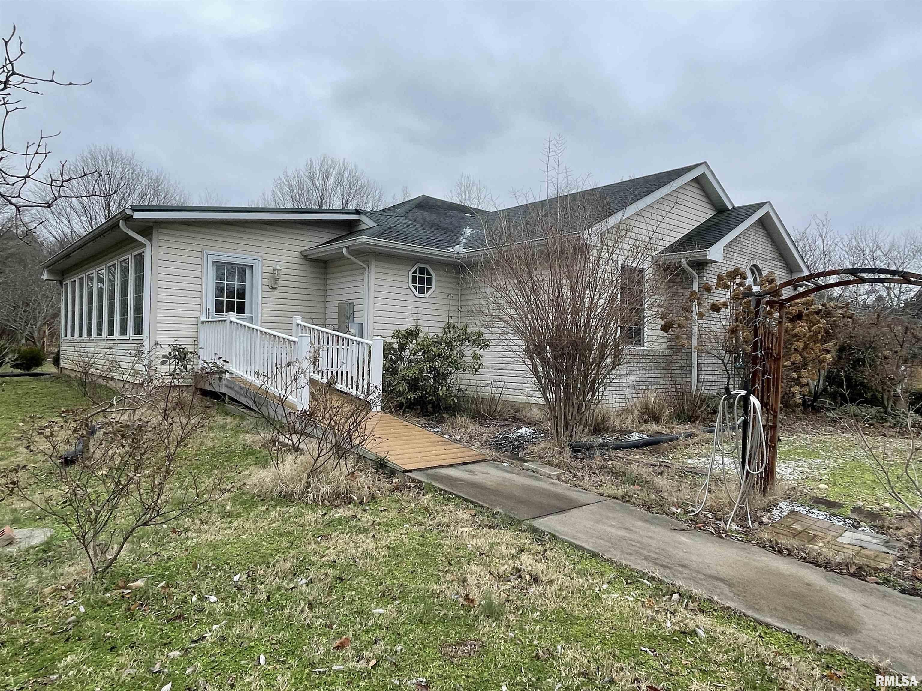 2817 Nielson Crossing Road Marion, IL 62959 - Photo 3 of 26 Gallery Image 3