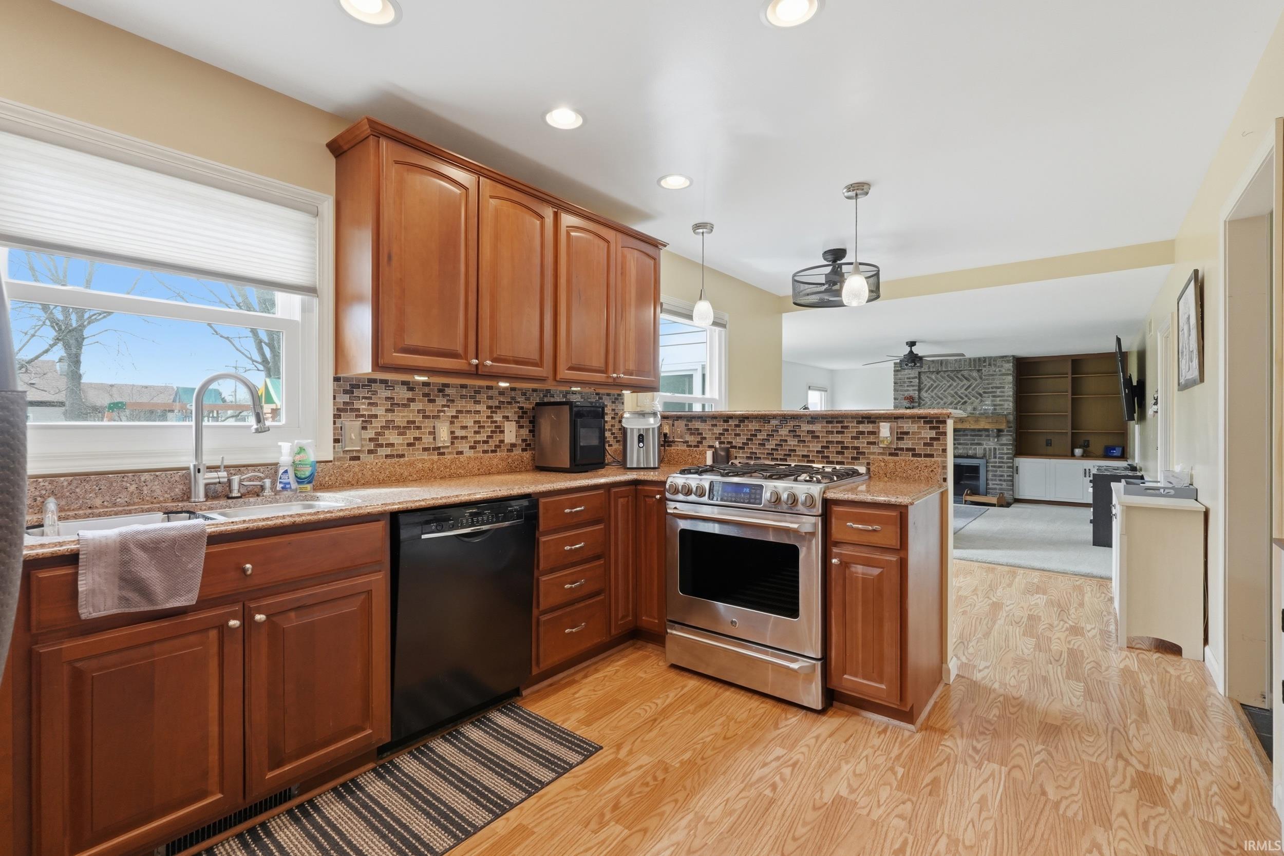 6710 Blue Mist Road Fort Wayne, IN 46819 - Photo 10 of 33 Gallery Image 10